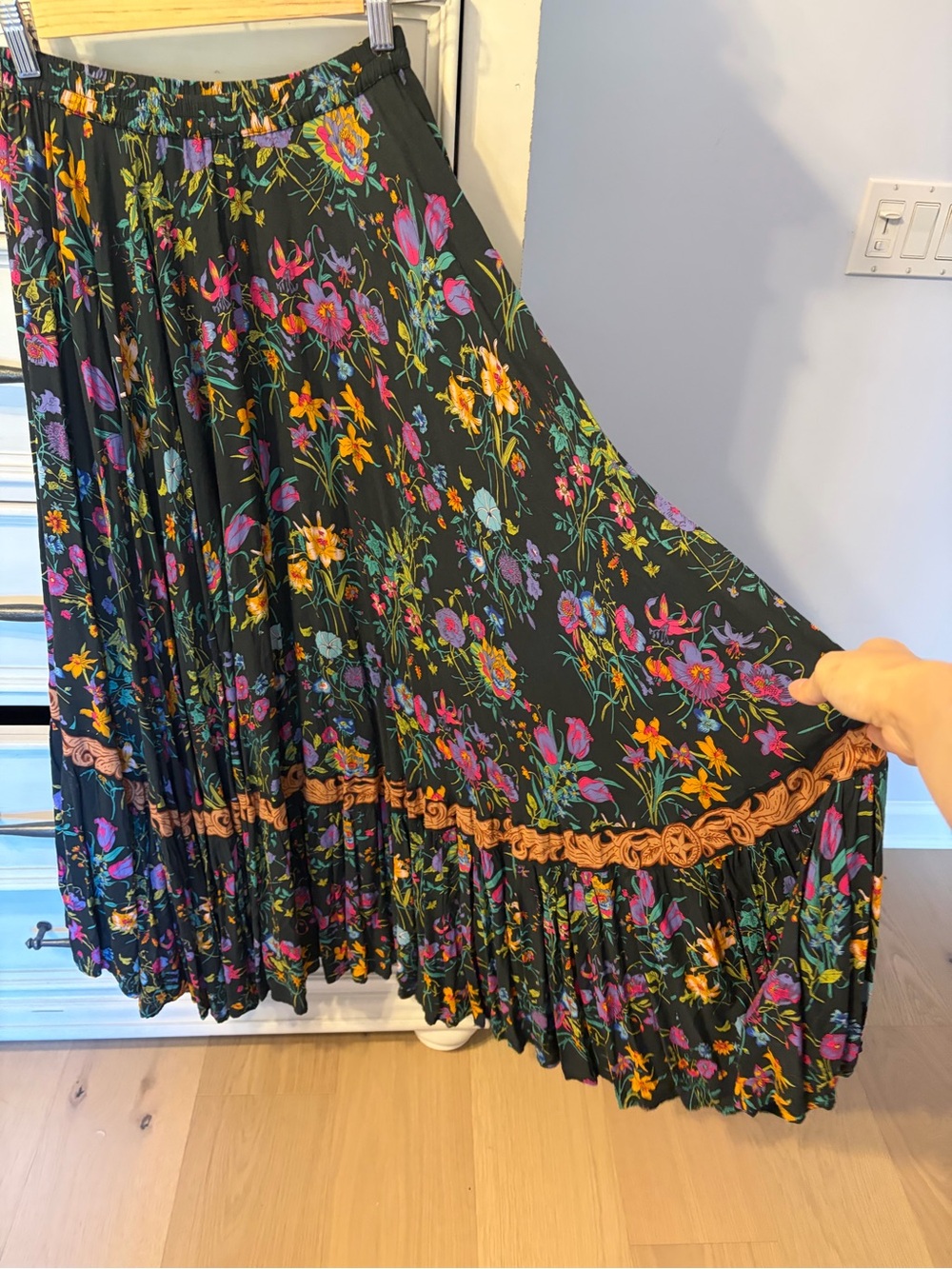 Spell and the gypsy gypsy queen castaway hi-lo black floral skirt - Picture 10 of 16